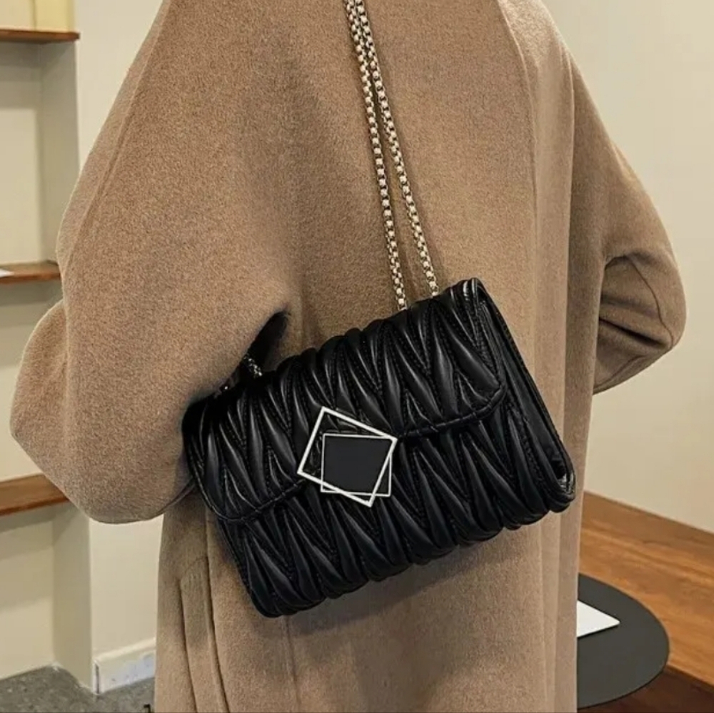 CLEARANCE Pleated Crossbody Bag - Picture 3 of 4